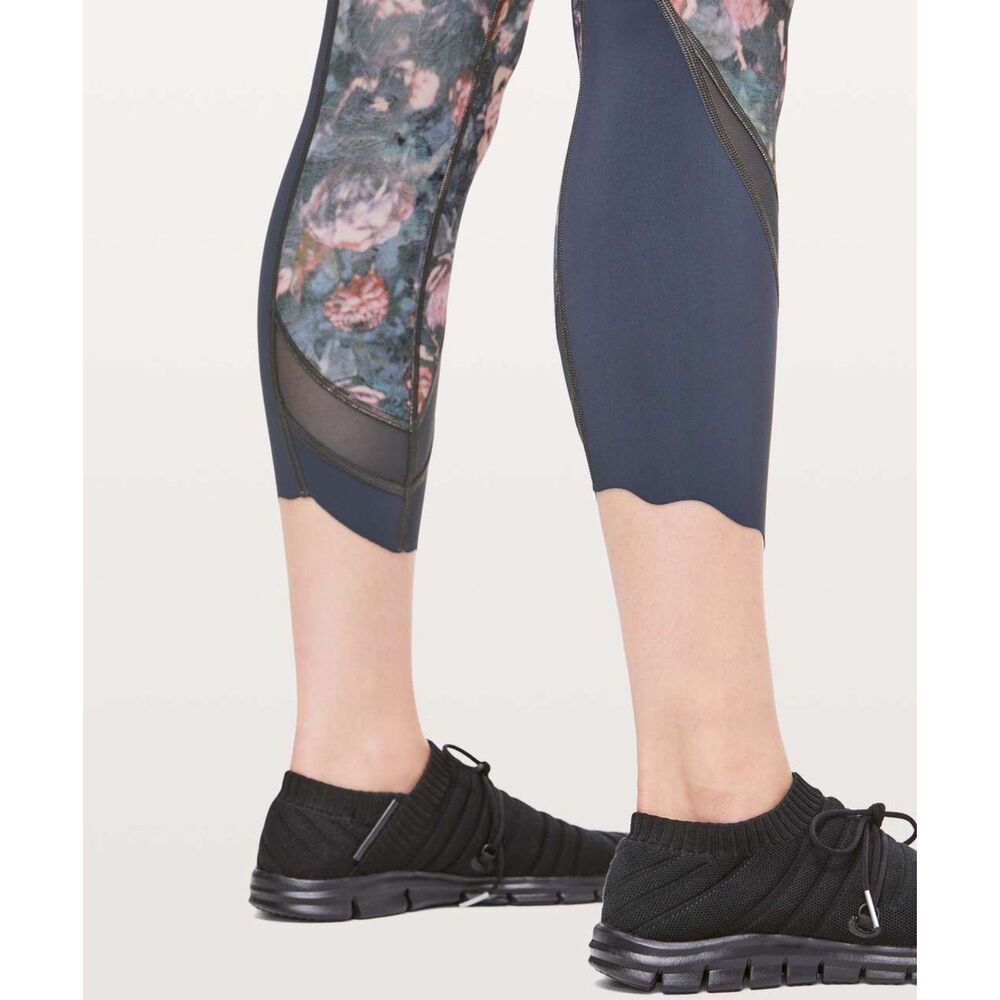 RARE Lululemon Wunder Under Crop Scallop Size 4 Frosted Rose EUC Special Edition - Picture 4 of 8